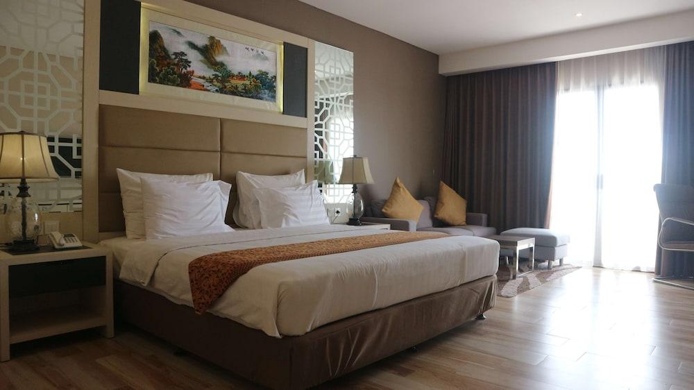 Golden Tulip Essential Belitung Tanjung Pandan Exterior foto