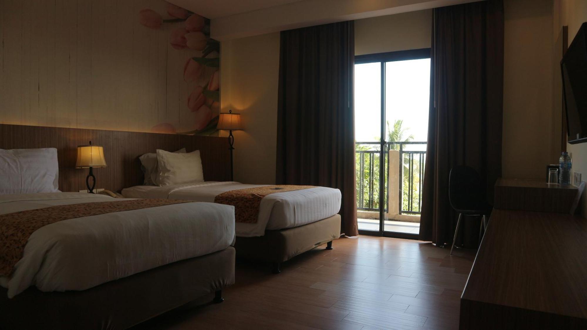 Golden Tulip Essential Belitung Tanjung Pandan Exterior foto