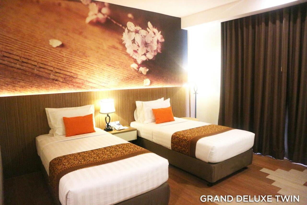 Golden Tulip Essential Belitung Tanjung Pandan Exterior foto